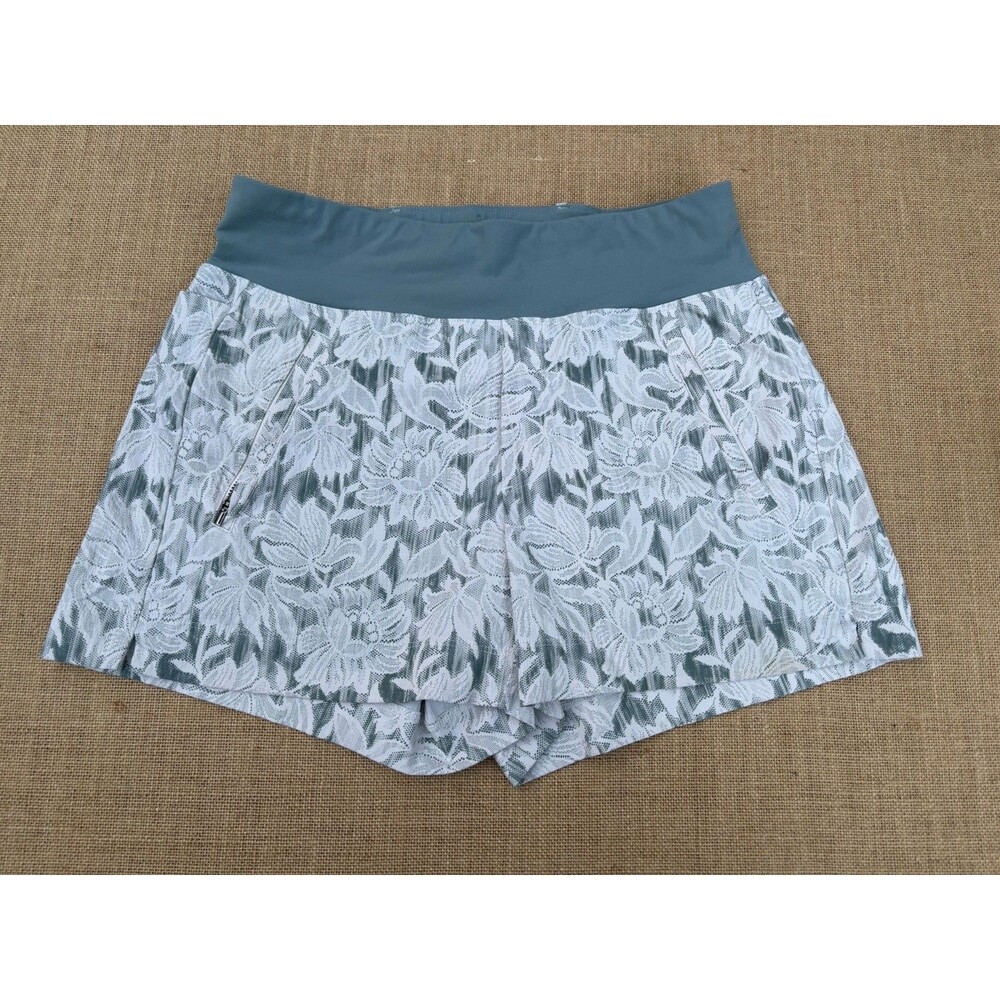 Athleta Trekkie North Short Ethereal Magnolia Bloom White Floral (Sz 6)